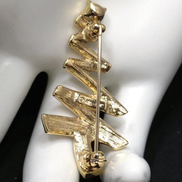 Monet Rhinestone Vintage Christmas Tree Brooch, Gold Plated Pin - Picture 3 of 8